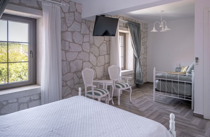 Standart Üç Kişilik Şehir Manzaralı 4 Nolu Oda